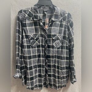 Torrid 1 1X NWT Western Black Grey and White Plaid Button-Up Shirt